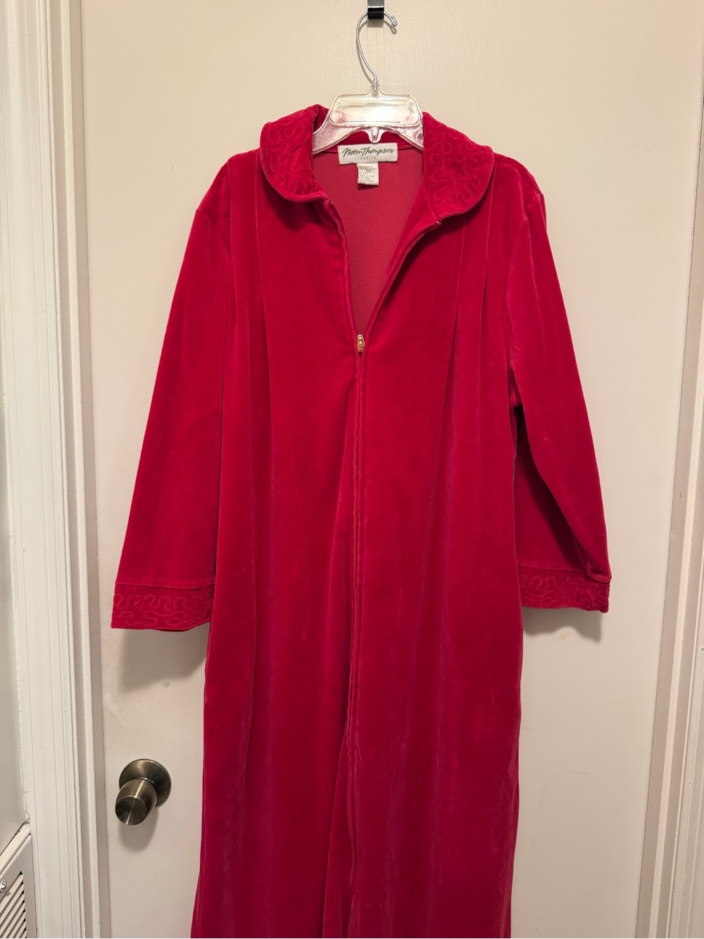 VTG Norm Thompson Red Velvet Long Zip-Front Coat - petite small